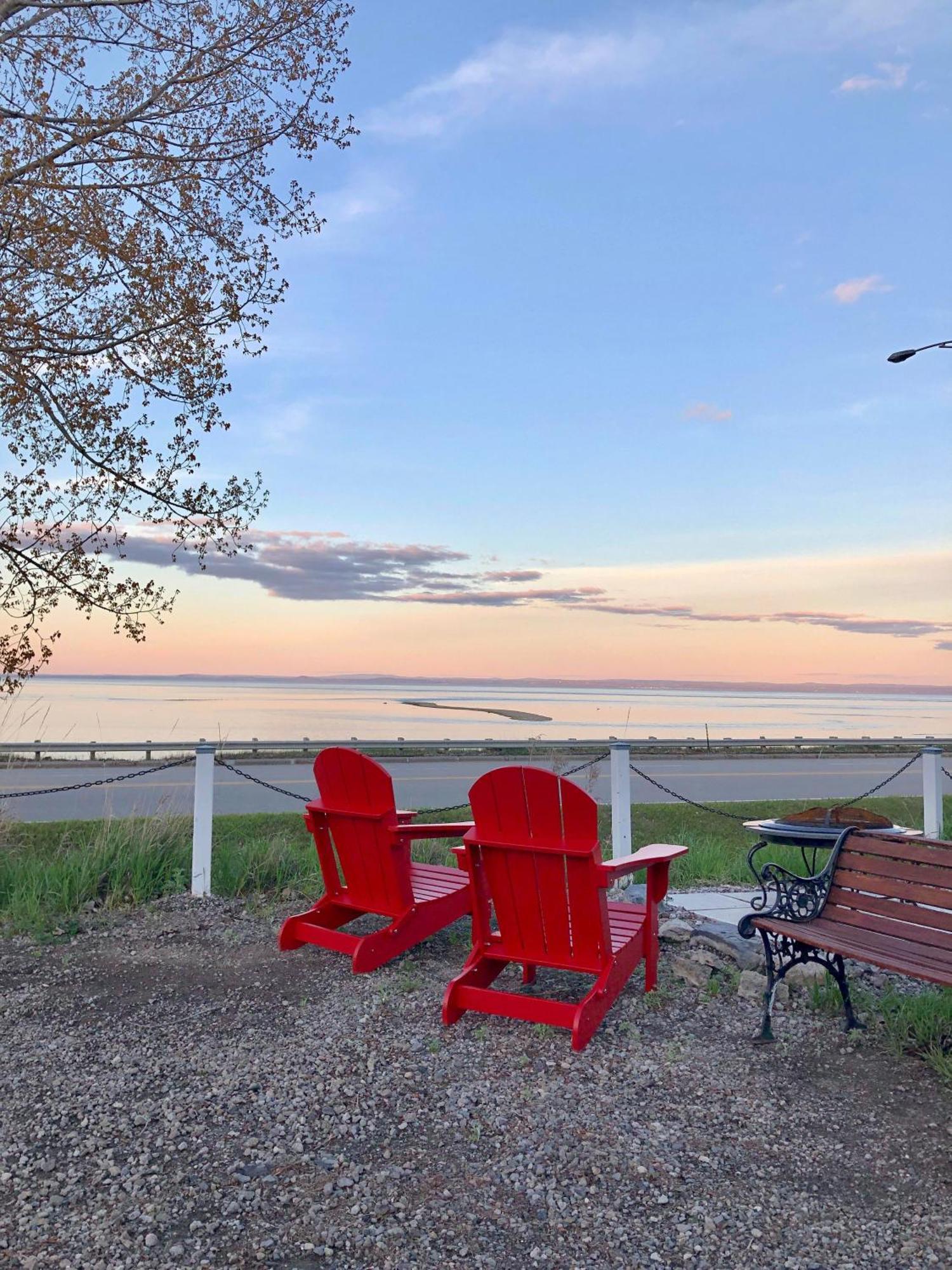 Les Pinsons Des Rives Bed and Breakfast La Malbaie Exteriör bild