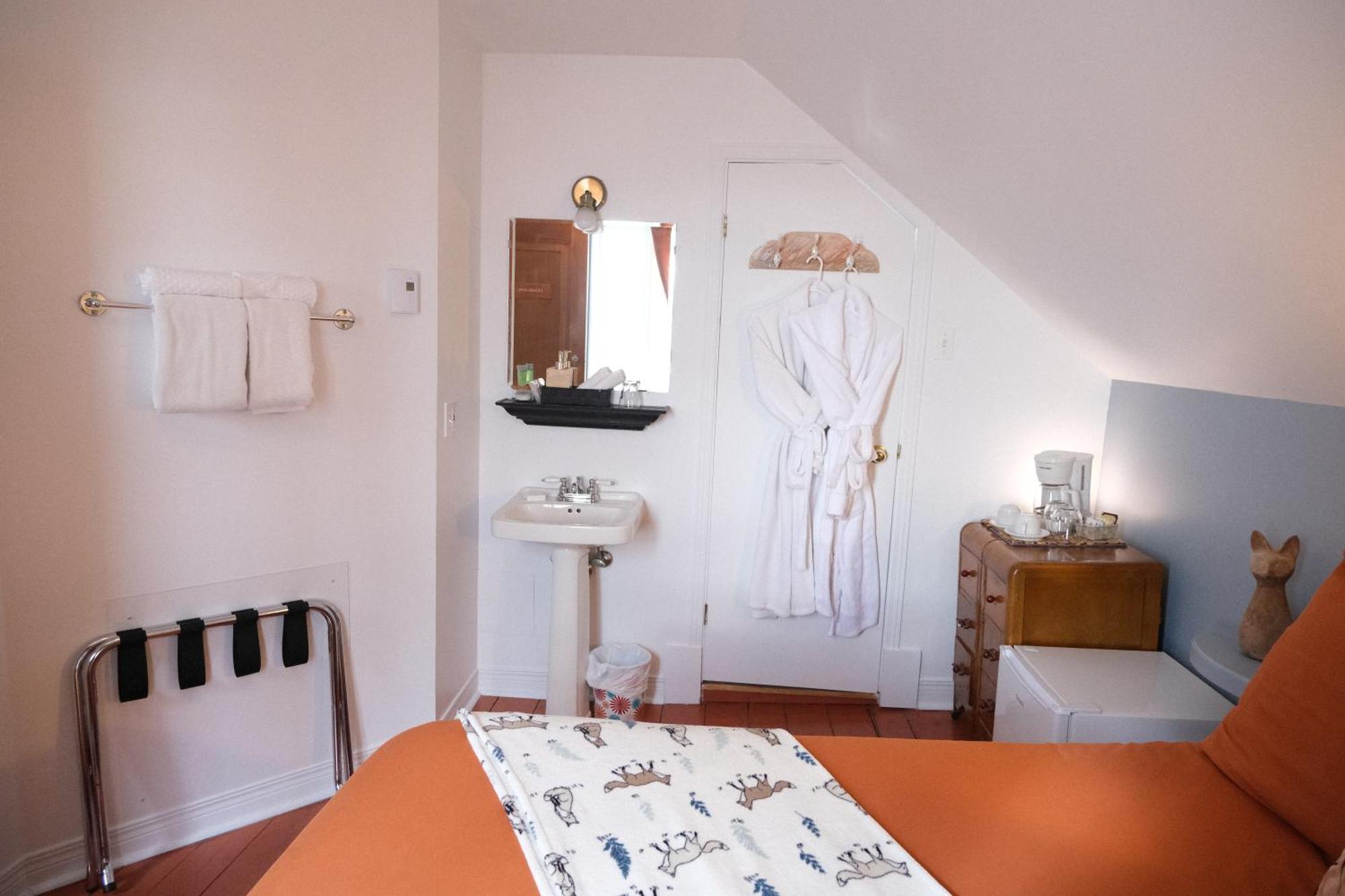 Les Pinsons Des Rives Bed and Breakfast La Malbaie Rum bild