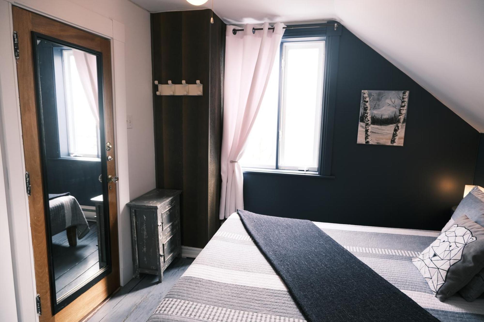 Les Pinsons Des Rives Bed and Breakfast La Malbaie Rum bild