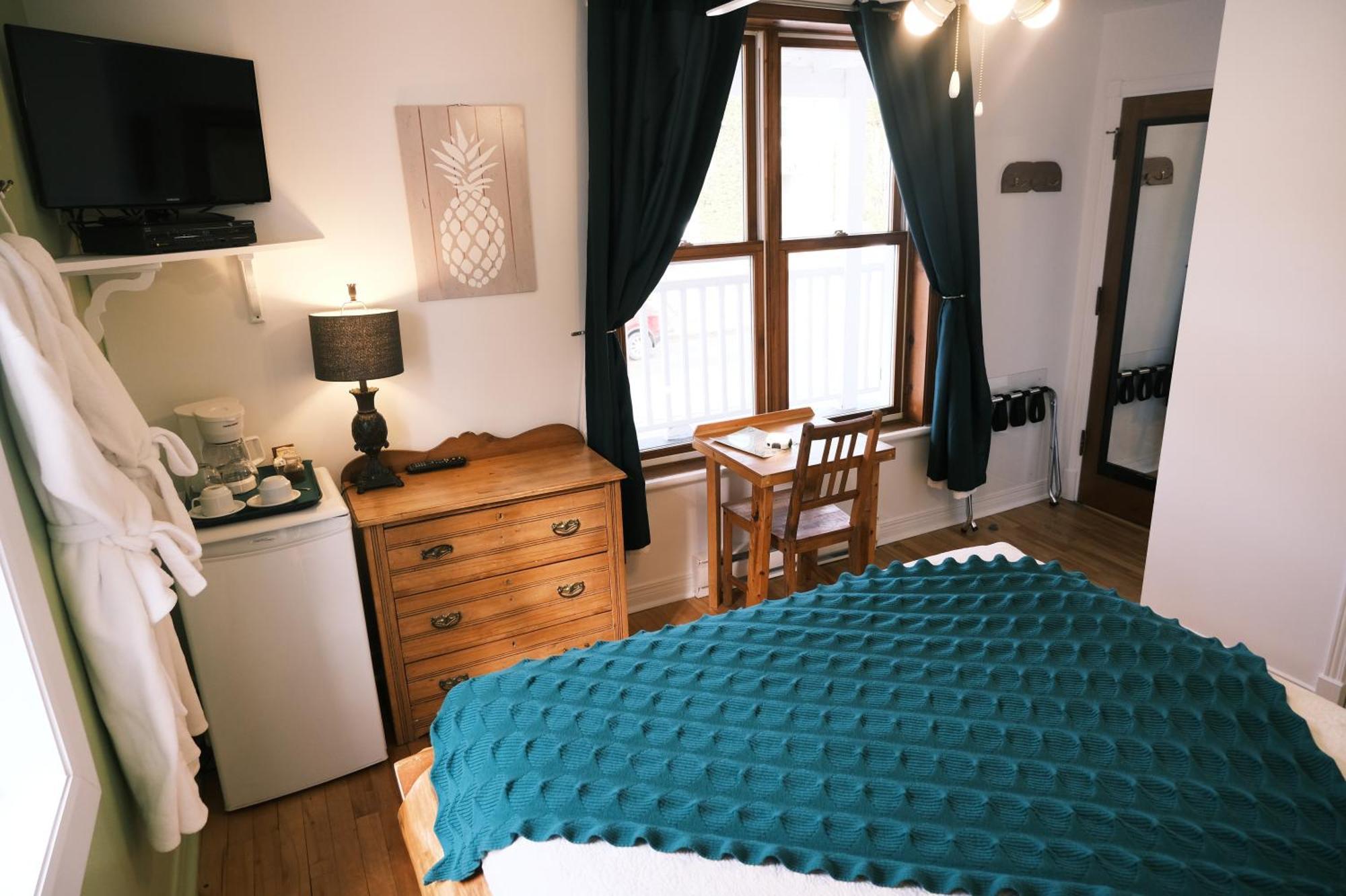 Les Pinsons Des Rives Bed and Breakfast La Malbaie Rum bild